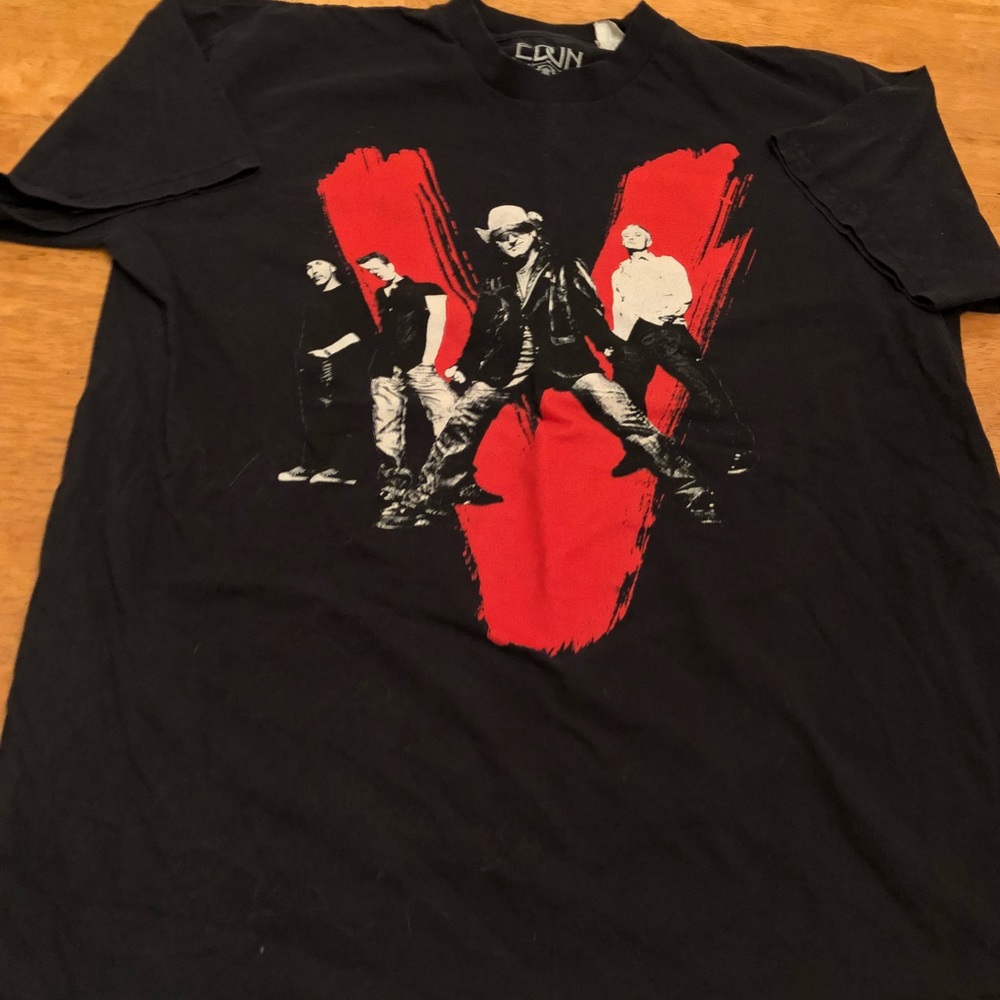 U2 Vertigo 2005 Tour shirt great cond Sz XL soft